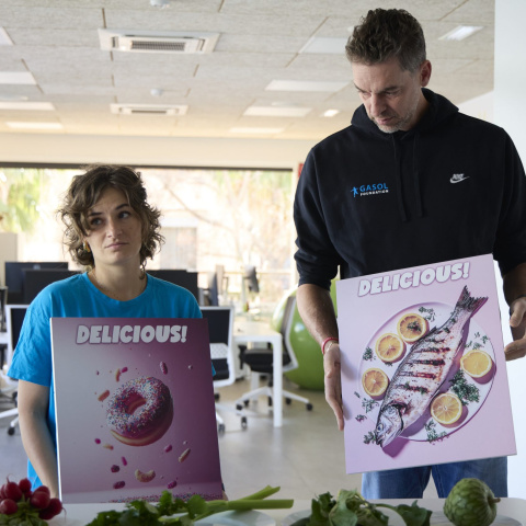 Pau Gasol durante una escena del documental Obesidad infantil: la pandemia ignorada.