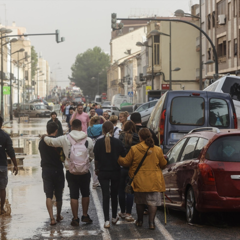 Imagen tras el paso de la DANA por el barrio de La Torre de Valencia, en València.