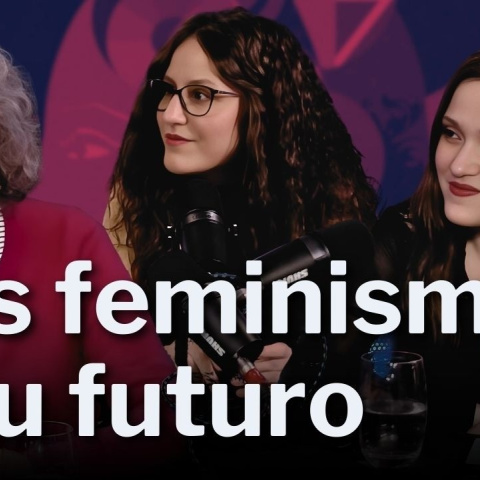 María Martínez, redactora de feminismos, conduce este pódcast especial para analizar en qué punto se encuentran los movimientos feministas y qué futuro enfrentan en un marco de guerra y de avance de la ultraderecha. Martínez conversa con la activista Justa Montero y la divulgadora Ayme Román para reflexionar sobre dónde estamos, cómo es el papel del movimiento asambleario, qué está pasando especialmente entre las personas más jóvenes y cómo responder al negacionismo y al aumento de la agresividad contra las mujeres y las disidencias.
 

Hace 18 años nacimos con un compromiso: hacer un periodismo útil para la sociedad. Solo podemos continuar con esta labor si contamos con el apoyo de personas como tú.

Únete a la comunidad de Público. 18 años no son nada… cuando nos queda tanto por contar. Periodismo incómodo para tiempos difíciles. http://bit.ly/3VylhmD


Periodismo, investigación y compromiso para construir un mundo más igualitario.
¡Suscríbete ya a nuestro canal!: https://bit.ly/2U8nM0q
Visita: https://www.publico.es
Síguenos en Facebook: https://www.facebook.com/diario.publico/
Síguenos en Twitter: https://twitter.com/publico_es
Síguenos en Instagram: https://www.instagram.com/publico.es
Síguenos en TikTok: https://www.tiktok.com/@publico_es
Síguenos en Bluesky: https://bsky.app/profile/publico.es