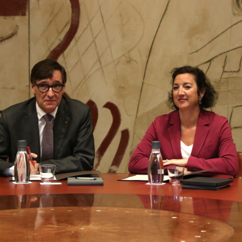 El consell executiu d'aquest dijous, en què s'ha aprovat un suplement de crèdit de gairebé 6.000 milions, amb Salvador Illa i la consellera Alícia Romero al centre.