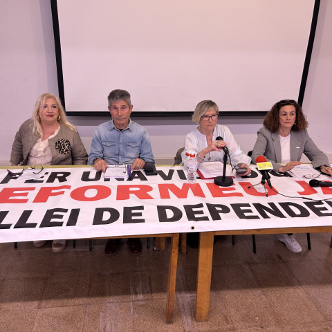 Roda de premsa de presentació de la Plataforma per l'Autonomia i la Vida Digna.