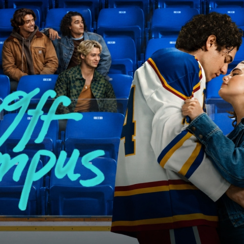 ¿Por qué Off Campus ha arrasado entre los más jóvenes?

Una serie que rompe con la normalización de las relaciones tóxicas de muchos productos mainstream.

El consentimiento, la vulnerabilidad, el pedir ayuda y la amistad como eje principal son algunos de los factores que tanto han enganchado al público…
Hace 18 años nacimos con un compromiso: hacer un periodismo útil para la sociedad. Solo podemos continuar con esta labor si contamos con el apoyo de personas como tú.

Únete a la comunidad de Público. 18 años no son nada… cuando nos queda tanto por contar. Periodismo incómodo para tiempos difíciles. http://bit.ly/3VylhmD


Periodismo, investigación y compromiso para construir un mundo más igualitario.
¡Suscríbete ya a nuestro canal!: https://bit.ly/2U8nM0q
Visita: https://www.publico.es
Síguenos en Facebook: https://www.facebook.com/diario.publico/
Síguenos en Twitter: https://twitter.com/publico_es
Síguenos en Instagram: https://www.instagram.com/publico.es
Síguenos en TikTok: https://www.tiktok.com/@publico_es
Síguenos en Bluesky: https://bsky.app/profile/publico.es