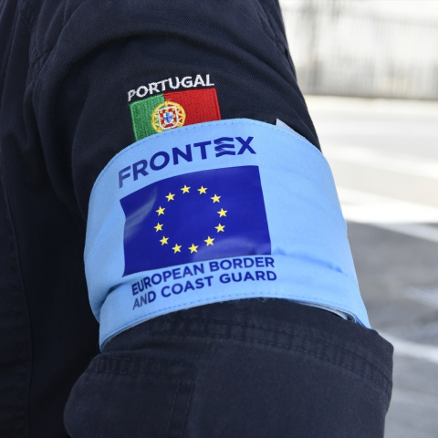 Un agente de Frontex durante la presentación de la operación 'Minerva', en Ceuta. Año 2022.