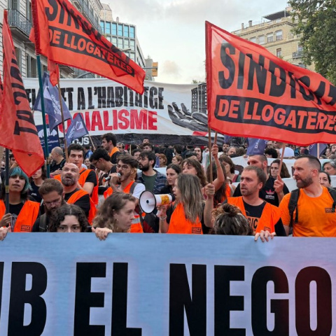 Manifestants a la mobilització pel dret a l'habitatge que s'ha fet aquest dilluns a Barcelona. 05/10/2026 Manifestants a la mobilització pel dret a l'habitatge que s'ha fet aquest dilluns a Barcelona.