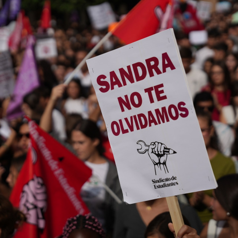 Pancartas contra el bullying en la huelga general estudiantil en solidaridad con Sandra Peña y su familia. Pancartas contra el bullying en la huelga general estudiantil en solidaridad con Sandra Peña y su familia.