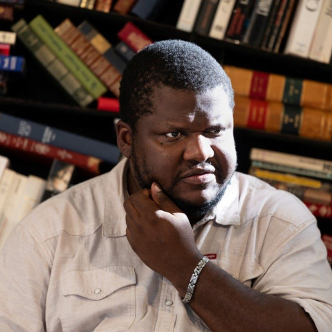 Imagen de archivo del novelista canadiense-haitiano Thélyson Orélien en el sureste de Francia.