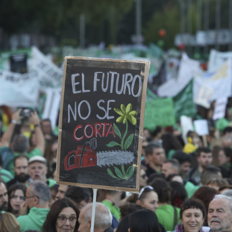 Un momento de la manifestación convocada por el Comité de Huelga Unitario de la Educación Pública de la Comunidad de Madrid, a 22 de octubre de 2026.