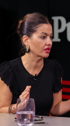 Sira Rego reacciona a la acogida de niñas de Ceuta por parte de Navarra: Sira Rego reacciona a la acogida de niñas de Ceuta por parte de Navarra: "Es muy interesante porque pone en evidencia que hay mecanismos de cooperación entre comunidades autónomas y que pueden ser eficientes".
La ministra de Juventud e Infancia recuerda a las CCAA que el caso de Navarra ejemplifica que sí es posible el traslado de personas migrantes a la península: "Los recursos del Estado van a llegar. No hay ninguna razón para que esto no se pueda replicar de una manera más ágil y más acelerada".
Si te ha gustado, dale a 'like' o compártelo.
Podrás ver la entrevista completa próximamente en www.publico.es
Hace 18 años nacimos con un compromiso: hacer un periodismo útil para la sociedad. Solo podemos continuar con esta labor si contamos con el apoyo de personas como tú.
Únete a la comunidad de Público. 18 años no son nada… cuando nos queda tanto por contar. Periodismo incómodo para tiempos difíciles. https://bit.ly/3VylhmD
Periodismo, investigación y compromiso para construir un mundo más igualitario.
¡Suscríbete ya a nuestro canal!: https://bit.ly/2U8nM0q
Visita: https://www.publico.es
Síguenos en Facebook: https://www.facebook.com/diario.publico/
Síguenos en Twitter: https://twitter.com/publico_es
Síguenos en Instagram: https://www.instagram.com/publico.es
Síguenos en TikTok: https://www.tiktok.com/@publico_es
Síguenos en Bluesky: https://bsky.app/profile/publico.es