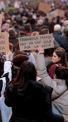 Imagen de la marcha feminista del 8M en Madrid. EFE Imagen de la marcha feminista del 8M en Madrid. EFE