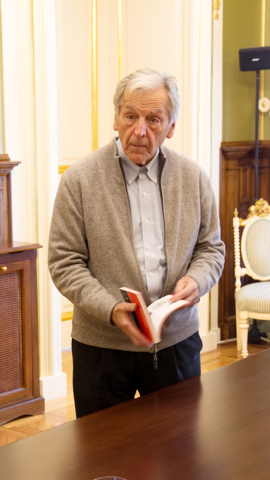 Alberto Costa-Gravas. Alberto Costa-Gravas.