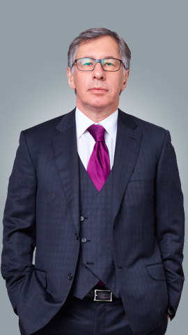 Petr Aven. Petr Aven.