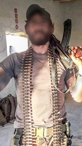El miliciano catalán combate con la milicia YBS de Shingal en los anteriores servicios que prestó con la guerrilla luchando contra el Daesh El miliciano catalán combate con la milicia YBS de Shingal en los anteriores servicios que prestó con la guerrilla luchando contra el Daesh