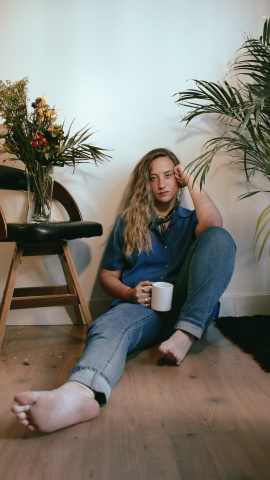 La cantautora Lena Dizz. La cantautora Lena Dizz.