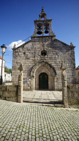 La iglesia románica de Santiago de Bembrive. La iglesia románica de Santiago de Bembrive.