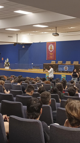 Asamblea estudiantil en la Facultad de Matemáticas de la Universidad Complutense, previa al encierro.