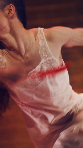 Escena de 'Seppuku. El funeral de Mishima o el placer de morir'. Escena de 'Seppuku. El funeral de Mishima o el placer de morir'.