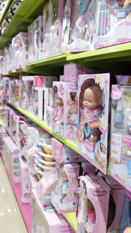 EuropaPress_4895495_interior_jugueteria_30_diciembre_2022_malaga_andalucia_espana_jugueterias (Foto de ARCHIVO)Interior de una juguetería, a 30 de diciembre de 2022, en Málaga (Andalucía, España). Las jugueterías, es la actividad comercial que ahora está en un momento álgido de ventas, muchas de ellas recuperando cifras pre-pandemia.Álex Zea / Europa Press31 DICIEMBRE 202229/12/2022