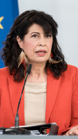 La ministra de Igualdad, Ana Redondo, durante una rueda de prensa tras el Consejo de Ministros, en el Palacio de La Moncloa, a 7 de abril de 2026, en Madrid (España). El Consejo de Ministros ha aprobado el texto que modifica el artículo 43.3 de la Constitución para obligar a todos los poderes públicos a garantizar la interrupción voluntaria del embarazo.Diego Radamés / Europa Press07/4/2026