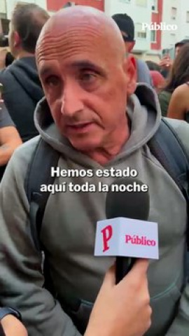 Un ciudadano, sobre el desahucio de Maricarmen: "No dejan pasar a la prensa" La denuncia de Ángel, un ciudadano que ha acudido a apoyar a Maricarmen: "No dejan pasar a la prensa para que puedan hacer su trabajo"