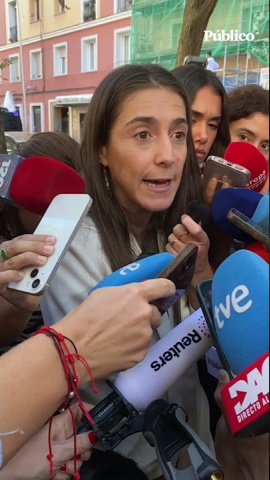 Beatriz Duro, abogada de Maricarmen: "Se han negado a suspender el desahucio" Beatriz Duro, abogada de Maricarmen: "La comisión judicial y la propiedad se han negado a suspender el desahucio por ninguno de los motivos alegados"
Hace 18 años nacimos con un compromiso: hacer un periodismo útil para la sociedad. Solo podemos continuar con esta labor si contamos con el apoyo de personas como tú.
Únete a la comunidad de Público. 18 años no son nada… cuando nos queda tanto por contar. Periodismo incómodo para tiempos difíciles. https://bit.ly/3VylhmD
Periodismo, investigación y compromiso para construir un mundo más igualitario.
¡Suscríbete ya a nuestro canal!: https://bit.ly/2U8nM0q
Visita: https://www.publico.es
Síguenos en Facebook: https://www.facebook.com/diario.publico/
Síguenos en Twitter: https://twitter.com/publico_es
Síguenos en Instagram: https://www.instagram.com/publico.es
Síguenos en TikTok: https://www.tiktok.com/@publico_es
Síguenos en Bluesky: https://bsky.app/profile/publico.es