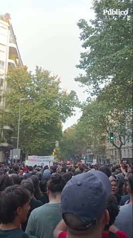 "¡Maricarmen, no estás sola!": proclamas de apoyo a la vecina cuyo desahucio conmociona al país Hace 18 años nacimos con un compromiso: hacer un periodismo útil para la sociedad. Solo podemos continuar con esta labor si contamos con el apoyo de personas como tú.
Únete a la comunidad de Público. 18 años no son nada… cuando nos queda tanto por contar. Periodismo incómodo para tiempos difíciles. https://bit.ly/3VylhmD
Periodismo, investigación y compromiso para construir un mundo más igualitario.
¡Suscríbete ya a nuestro canal!: https://bit.ly/2U8nM0q
Visita: https://www.publico.es
Síguenos en Facebook: https://www.facebook.com/diario.publico/
Síguenos en Twitter: https://twitter.com/publico_es
Síguenos en Instagram: https://www.instagram.com/publico.es
Síguenos en TikTok: https://www.tiktok.com/@publico_es
Síguenos en Bluesky: https://bsky.app/profile/publico.es