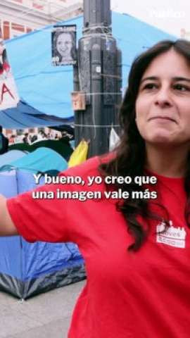 La reflexión desde la acampada de la Puerta del Sol: "Se ven los dos mundos a los que podemos aspirar" La reflexión desde la acampada de la Puerta del Sol: "Se ven los dos mundos a los que podemos aspirar"