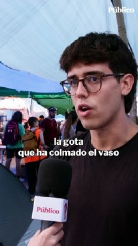 'Público' habla con algunos de los jóvenes que están en la Puerta del Sol "La vida humana se está convirtiendo en un obstáculo para este sistema y el caso de Maricarmen es un ejemplo cristalino de ello"