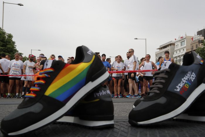 La primera Carrera por la Diversidad reúne a 2.000 personas en un colorido ambiente