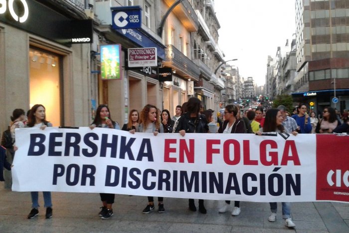 Las trabajadoras de Bershka en Pontevedra mantienen la huelga tras rechazar una subida salarial de sólo diez euros al mes