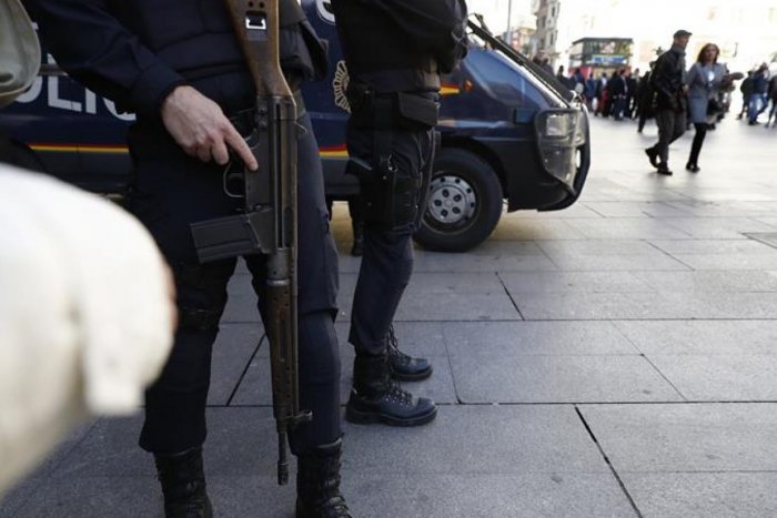 Un detenido en Gandía por violar a una menor a la que introdujo en su coche