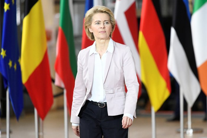 Ursula von der Leyen salva su Comisión paritaria 'in extremis'