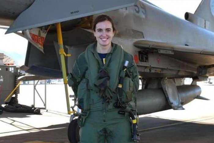 La teniente Elena Gutiérrez, la primera mujer española en pilotar un Eurofighter