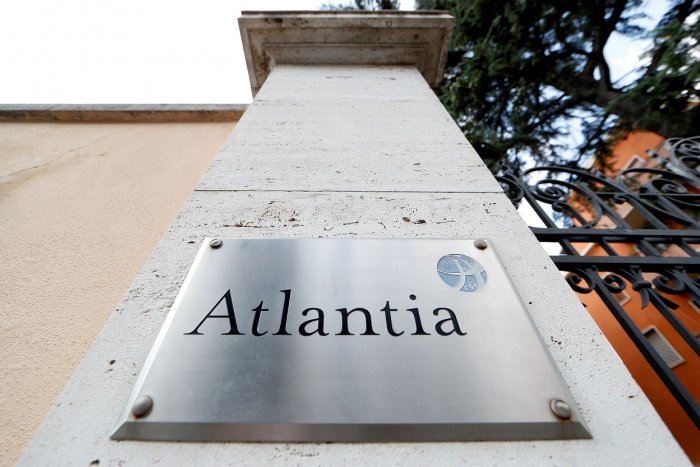 ACS estudia una oferta por la italiana Atlantia en una operación de más de 15.000 millones