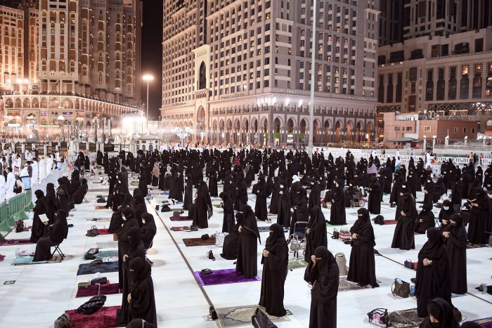 Las mujeres saudíes podrán peregrinar a La Meca sin un hombre