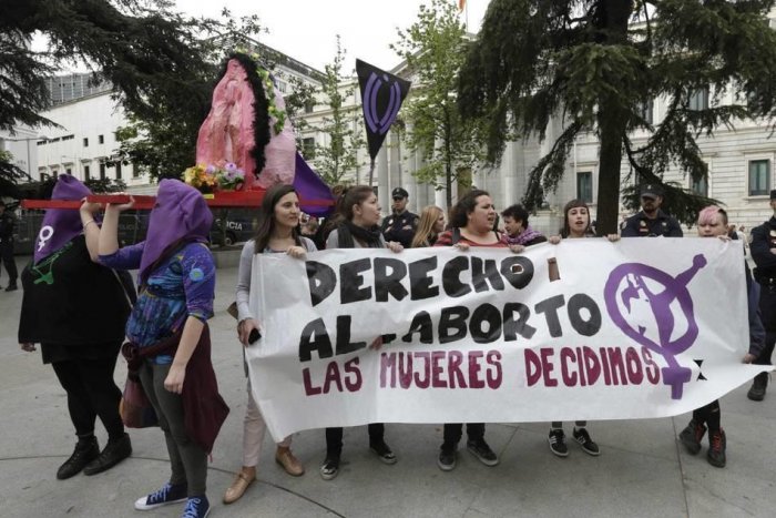 El Congreso busca poner fin al acoso de mujeres que acuden a abortar