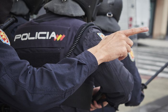 Mandan a juicio a los seis policías que entraron por la fuerza en un piso del barrio de Salamanca durante la pandemia