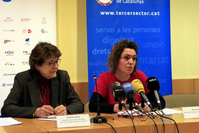 Entitats socials reclamen al Govern que creï el fons per fer front als impagaments de la llum de famílies vulnerables