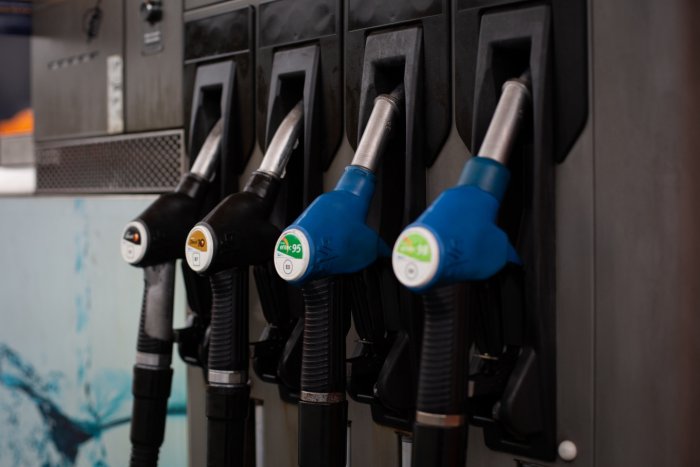 ¿Por qué el gasóleo está más caro que la gasolina?