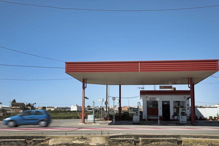 Cerca de 200 gasolineras siguen cerradas por problemas informáticos y la patronal urge al Gobierno a actuar antes de Semana Santa