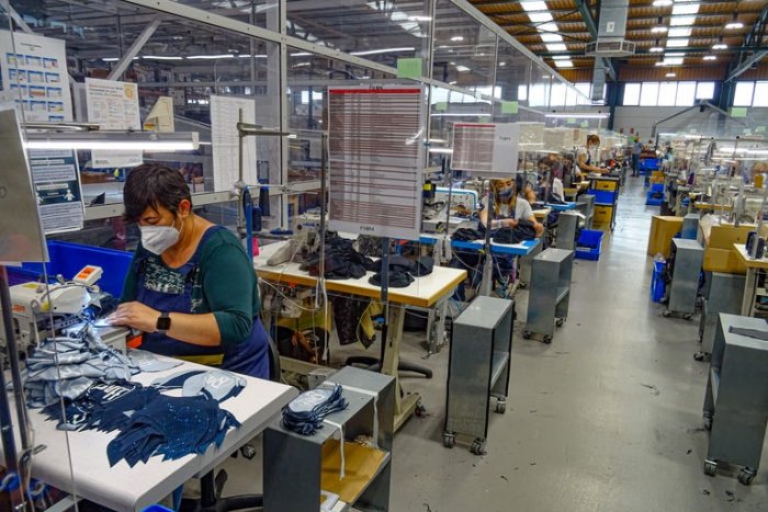 Las industrias catalanas aceleran el retorno a la producción local frente al deterioro de la logística