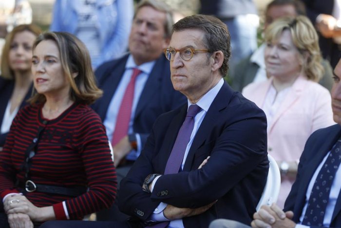Feijóo coloca a Iñigo de la Serna y Juan Carlos Aparicio, exministros de Rajoy y Aznar, en el nuevo comité electoral