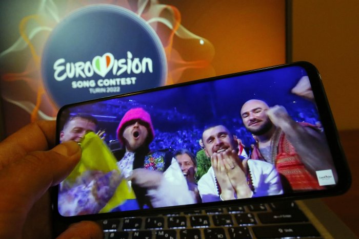 Kalush Orchestra, ganador de Eurovisión, difunde un video de 'Stefania' en la Ucrania en guerra