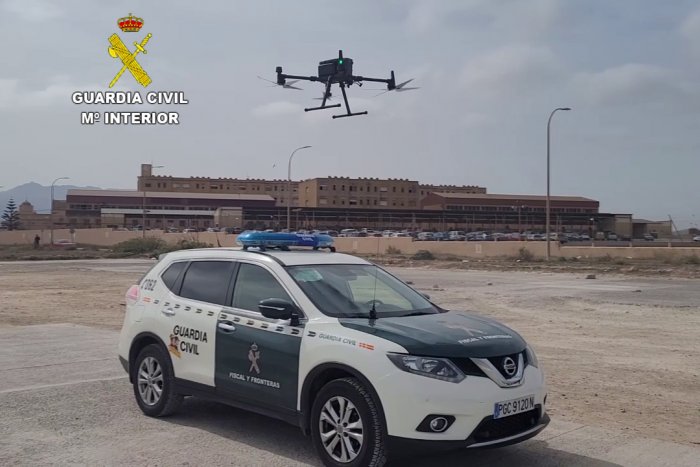 La Guardia Civil empieza a vigilar la frontera de Melilla con dos drones
