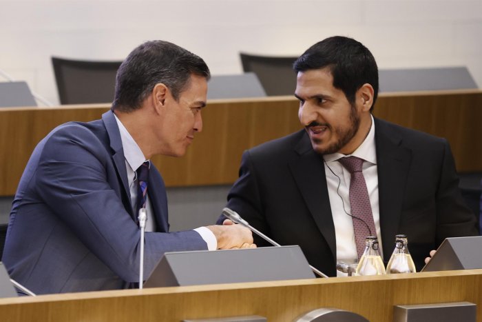 Sánchez alaba a Qatar: 'Se está abriendo al mundo y España quiere participar de la apertura'