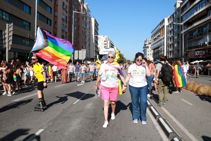 La Pride de Barcelona congrega una multitudinària i festiva desfilada en una edició dedicada a la visibilitat lèsbica