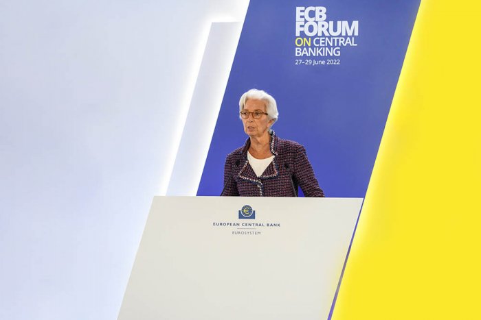 Lagarde segura que el BCE irá "tan lejos como sea necesario" para devolver la inflación al 2%