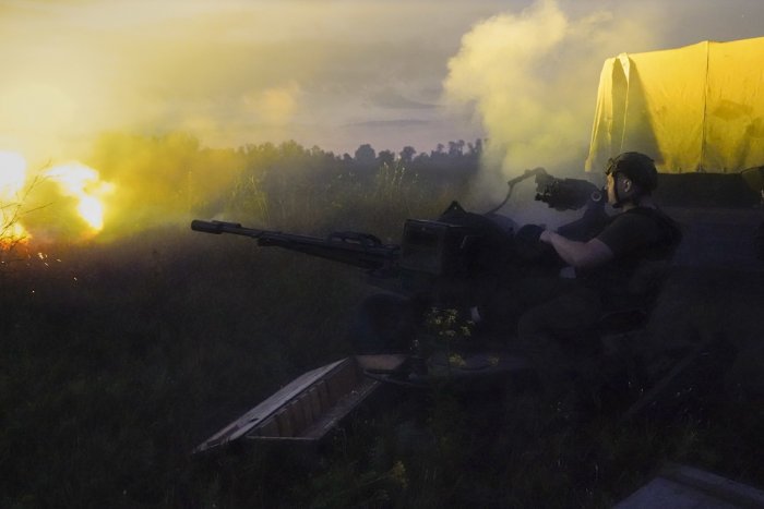 Ucrania cifra en más de 700 los civiles muertos en Donetsk desde la invasión rusa