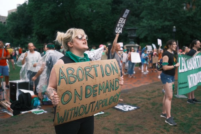 Un juez de EEUU niega el derecho al aborto a una joven de 16 años por no ser "madura"