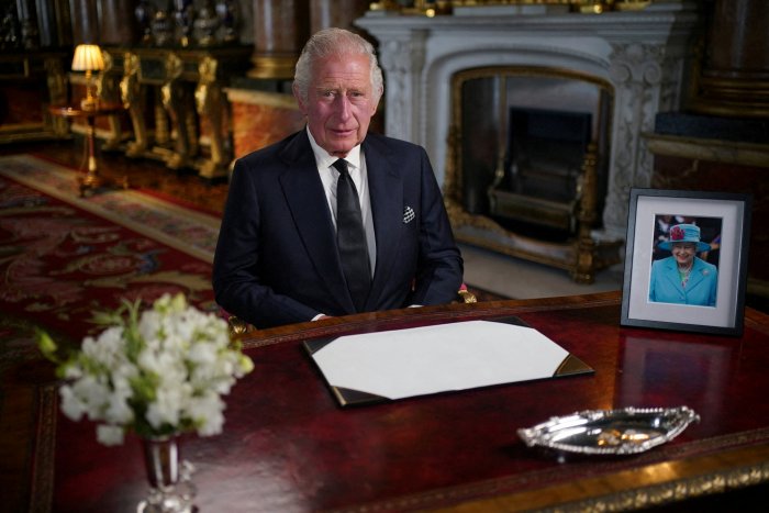 Carlos III pronuncia su primer discurso como rey: "Mi vida cambiará a medida que asumo mis nuevas responsabilidades"