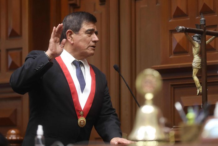 La ultraderecha toma la Presidencia del Congreso de Perú